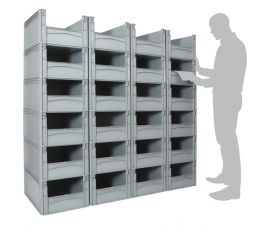 Example of Euro Containers as a Pickwall