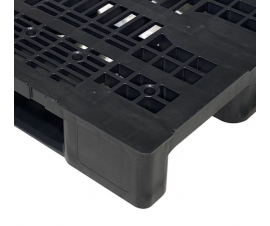 Medium Duty Plastic Pallet Detail